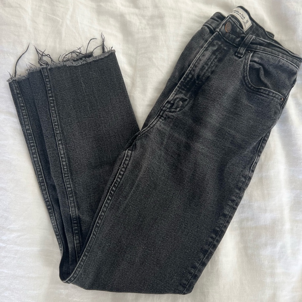 Abercrombie Ultra High Rise Ankle Straight Size 25 (Black)